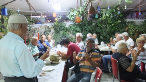 ARKADAŞLARINI ANMAK İÇİN BİR ARAYA GELDİLER