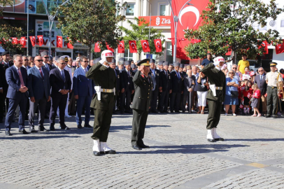 EDREMİT’İN DÜŞMAN İŞGALİNDEN KURTULUŞUNUN 100. YILI KUTLANDI