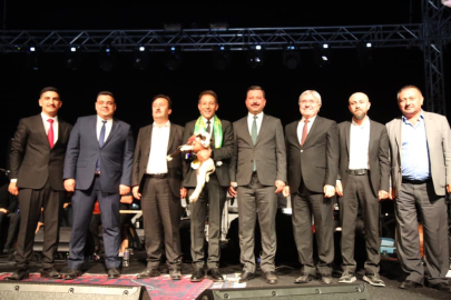 İVRİNDİ’DE MUSTAFA YILDIZDOĞAN RÜZGARI ESTİ
