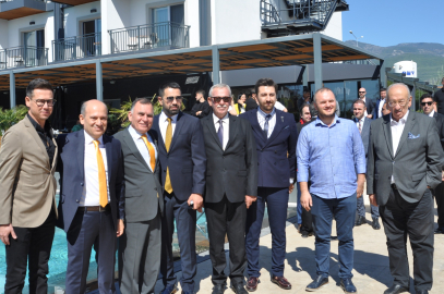Başkan adayı Ahmet Çetin ekibini tanıttı