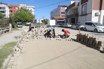 BURHANİYE’DE YOL YAPIM VE ONARIM ÇALIŞMALARI ARALIKSIZ DEVAM EDİYOR
