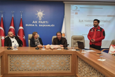 Bursa'da AK Partililere 'ilk yardım' eğitimi