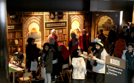 Karatay Kent Konseyi Gençlik Meclisi’den “Konya Kitap Günleri”nde anlamlı stant