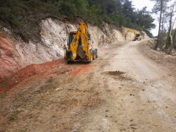 Manisa'da yol çalışmalarına devam