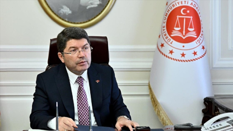 Adalet Bakanı Yılmaz Tunç, Şehit Enver Yaman’ın Cenaze Törenine Katıldı