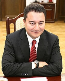 Babacan: “KHK meselesiyle alakalı Türkiye'de gelmiş geçmiş en kapsamlı hukuk çözümü bizde”