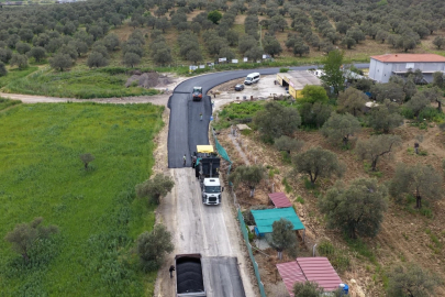 Balıkesir'de yol çalışmalarına devam ediyor