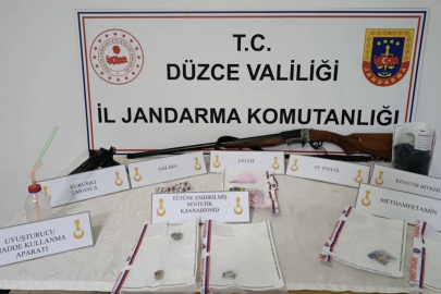 Düzce’de uyuşturucuya 2 tutuklama