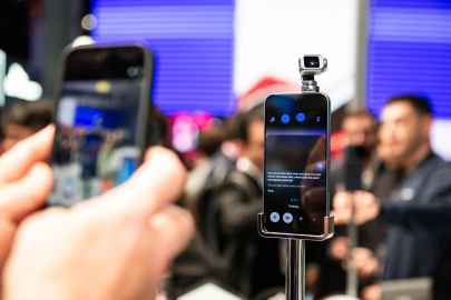 HONOR Robot Phone Dünyaya Tanıtılıyor
