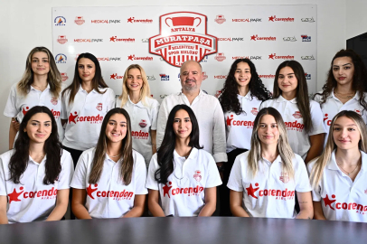 Muratpaşa’nın Sultanları Yeni Sezon İçin Sözleşmelerini İmzaladı