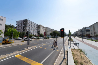 2 milyar liralık yatırımla İzmir yolları yenileniyor... 120 noktada çalışmalar tamamlandı