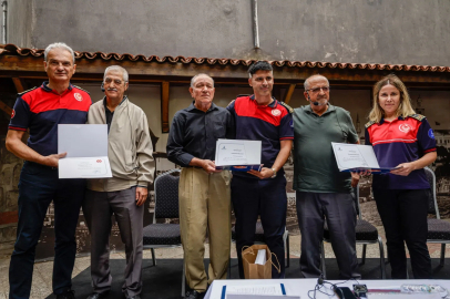 Bir ömürlük itfaiye deneyimi İzmirli gençlere aktarıldı