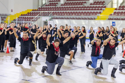 İzmir’de Zeybek Bilmeyen Kalmayacak