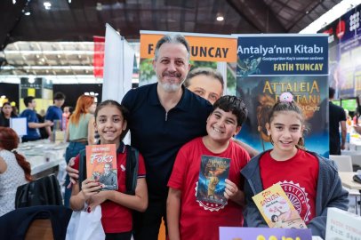 Antalya Kitap Fuarı’na ilgi sürüyor