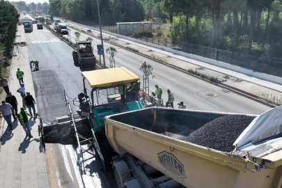 Antalya'da asfalt mesaisi sürüyor